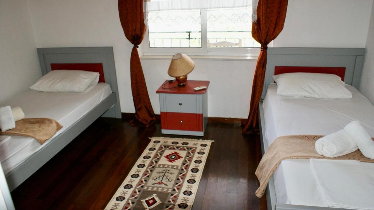 Bazzar 2 Gjirokastër Exterior foto